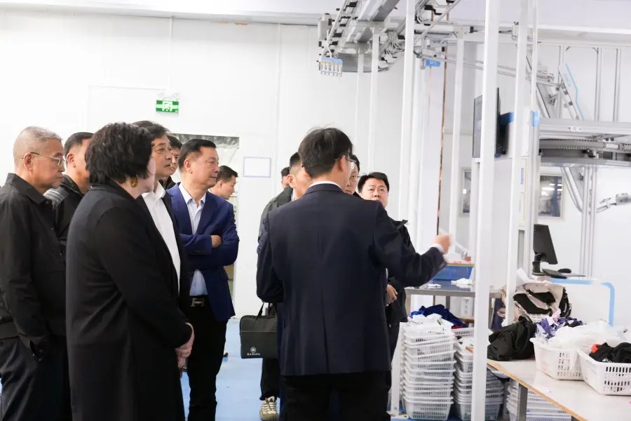 湖北汉正街时尚产业联盟考察团莅临图腾体育参观调研